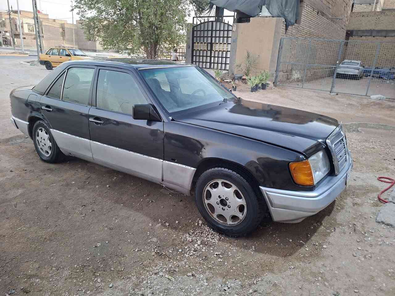 مارسيدس دب مديل 1993رقم كربلاء ألماني سنويه 2028 راعيها ماانداله اكفل سرقه وعشاير  سعرها 18وبيها مجال مكانهاكربلاء حي النصر محور كير ومحرك بطه  بيها قاعده دبل وحده مصلحه ***********
