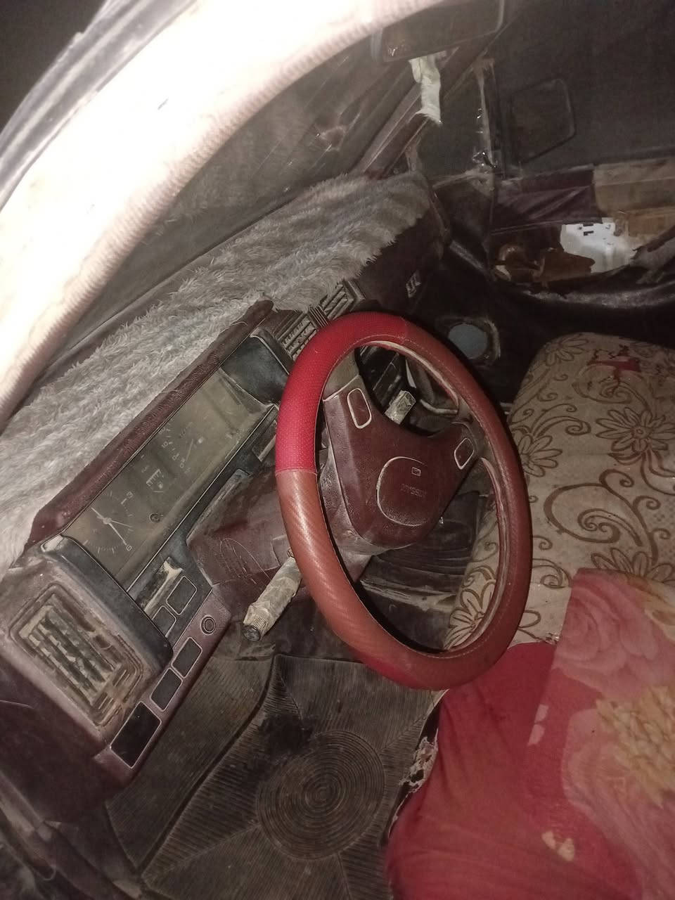 سلام عليكم عندي سياره نيسان دبل قمارة موديل 92 باسمي مكينة ثرواي رقم ***********

