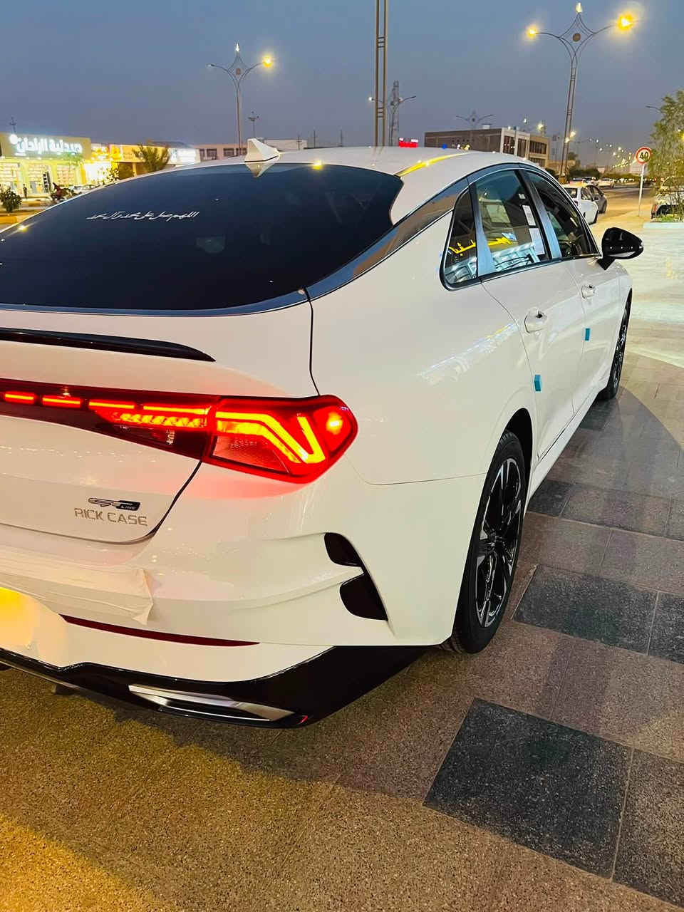 السلام عليكم

  كي فايف 2022 لون ابيض 
رقم بغداد حره تحويل 

وارد امريكي 
محرك 1600 تيربو   
ماشيه  39  

مواصفات فول المعروفه جيتي لاين
حادث قطعه وحده بنيد بدون دواخل 
حادث كلش حلو 
السياره جديده جداً كفاله من البارد وشخط

مكاني سوق الشيوخ  
***********
