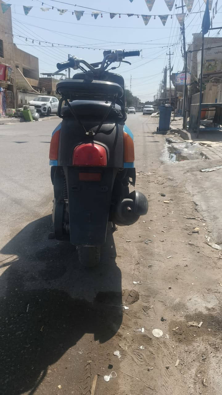 السلام عليكم ماكس بوليسي للبيع الدراجه جاهزه مجهزه مكينتها حلوه خرسه خرسه الدراجه بلاديه بلاديه بلاديه نقصها فقط لايت امامي 
السعر ٦٠٠ 
رقمي ***********
مكاني بغداد ابو دشير
