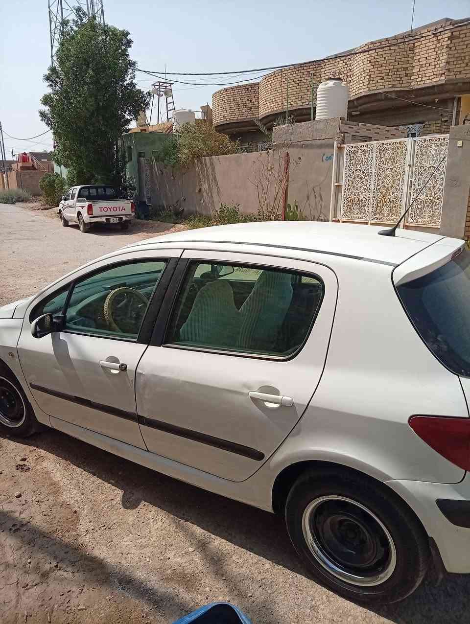 بيجو للبيع ٢٠٠٥
رقم واسط انكليزي 
مكينه كير كورله ١٦٠٠
لون ابيض دواخل نضيفه 
تبريد عاطل 
مكانه واسط 
***********
سعر 38بيه مجال
لشراي
