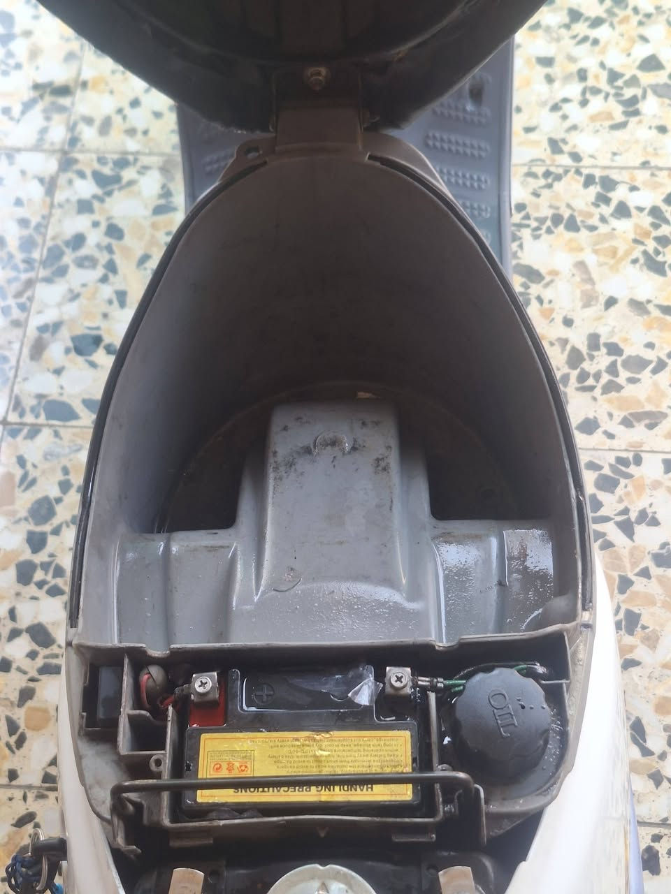🏍️ النوع: Honda PAL
⚡ السرعة: توصل تقريباً 60 كم/س
🔧 المحرك: محرك Honda PAL 
📌 الحالة: مستخدمة، حسب الصور
💰 السعر: 450 ألف دينار عراقي قابل للتفاوض
📱 واتساب فقط: ***********
ملاحضة الدراجة بيهة ضربات بصيطة
للمهتمين، التواصل واتساب فقط
