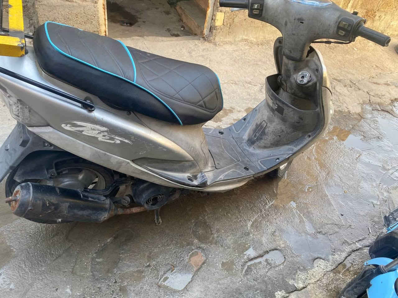 سلام عليكم دراجه منغولي نضيفه مكاني بغداد العطيفيه رايده ب650 واي ستفسار تصل علئ هذه رقم مكلف بالنشر اني ***********
