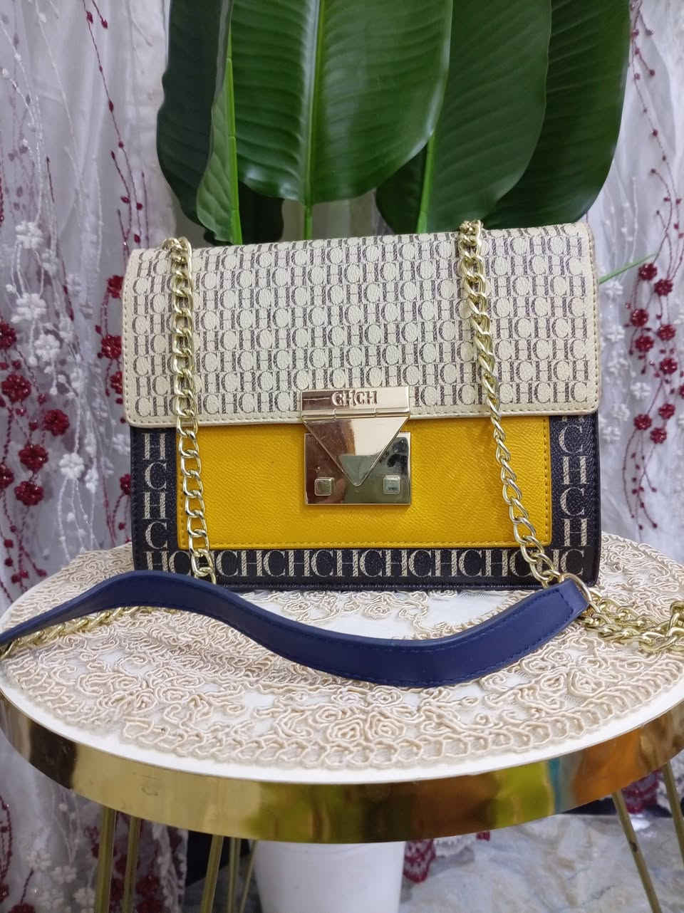 مراسله الصفحه او واتساب ***********
