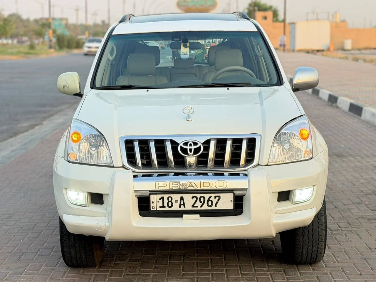 السلام عليكم 
برادو 2009 خليجي فول مواصفات واحد على واحد 
بيها صبغ بنيد وشوية من الجاملغ بدون ضرر داخلي
السيارة نظيفة مابيها نقص مال جناي
كير ومكينة وحدادية وتبريد وتخم تاير مكفولات 
المواصفات 
فتحة سقف 
كشنات جلد 
كشنات كهربائية 
حساس امامي وخلفي.
مري شفط
كامرة دوارة 
ويل كب استيل
مكينة 6 سلندر
7 راكب 
3 قطع تبريد
السيارة فوول مواصفات
سنوية 2031 
رقم بابل الدولي 
السيارة بسامينة 
المكان كربلاء المقدسة .
السعر 138 .
***********
*********** كربلاء, العراق
