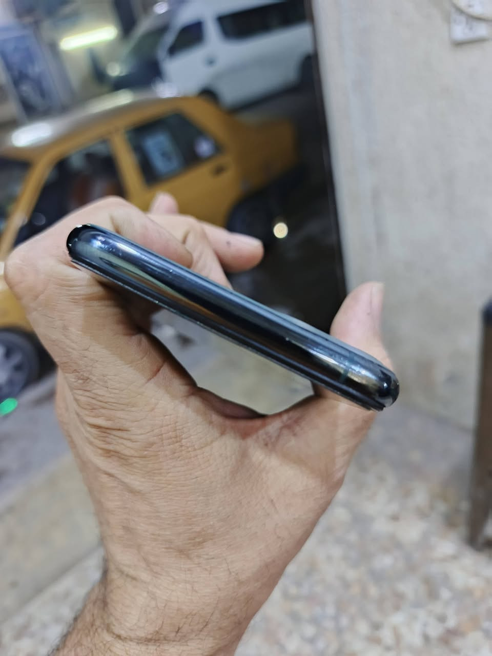 ايفون 11 برو ماكس • ٢٥٦ • بصمه متوقفه