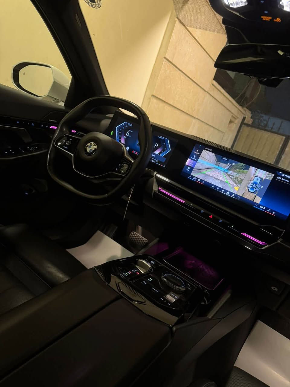 السلام عليكم 🌺
BMW 530 i luxury
موديل 2024 - الشكل الجديد 
——————————————————
المواصفات 
- داتاشو 
- ⁠خمس كامرات🎥
- ⁠فتحة سقف 
- ⁠بصمه تشغيل وابواب دخول ذكي 
- ⁠شاشة متصلة تدعم كار بلي 
- ⁠مخارج تكييف ذكية 
- ⁠انارة داخلية متغيرة 
- ⁠رادار امامي وخلفي وجانبي 
- ⁠حساس امامي وخلفي 
- ⁠كشنات جلد وتدفئة وتدفئة ستيرن 
- ⁠خزن ميموري 
- ⁠سستم صوت هارمن 🎧
- ⁠شفتات تبترونك 
- ⁠ستيرن كهرباء 
- ⁠شحن لاسلكي 
- ⁠مود درايف 
- ⁠مري شفط وقلاب ونقطه عمياء 
- ⁠انارة ترحيب 
- ⁠قفل وفتح عند الاقتراب 
- ⁠جنطه كهرباء ( تفتح بالقدم )
- ⁠لايتات داينمك اوتو 
- ⁠التحذير بالاهتزاز عند انعكاس المسار

طبعاً السيارة بيها هواي مواصفات وجديدة جداً بالعافيه الي تصير من نصيبة .☘️
السيارة ( كلين تايتل ) كفالة عامة من كلشي من الدعاميه للدعامية لاحادث ولاصبغ ولابارد ولا اي شي - بعدها على وضع الشركة 
ماشية 55 الف ميل 
رقم شمالي دخول كاتي دهوك احنه رقمناهة جاهزة من كلشي 
مغلفة ppf بالكامل ضمان ١٠ سنوات 

مكان السيارة بغداد - حي الجامعة 
وسعرها جداً مناسب وشايف كل الخير مقدماً الي ياخذها 

السعر ٤٣،٥٠٠$

للاستفسار *********** 📞
