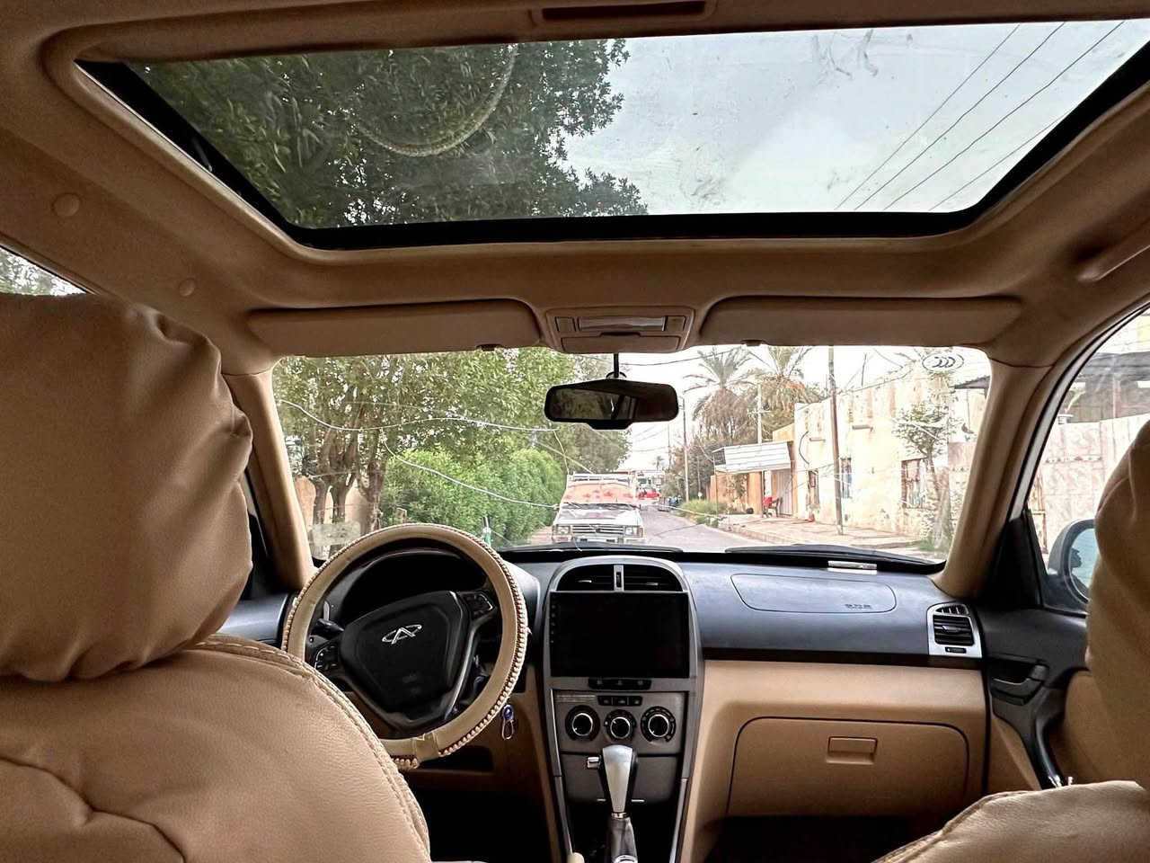 تيكو 14 
السونار مرفق
مكينة 2000 المرغوبة 
كير ميكانيكي المرغوب 
منظومة زينون 
كير محرك خير من الله 
تبريد فول 
دواخل نظيفة 
السعر 65 وبيها مجال 
مكاني الكوت 
***********
