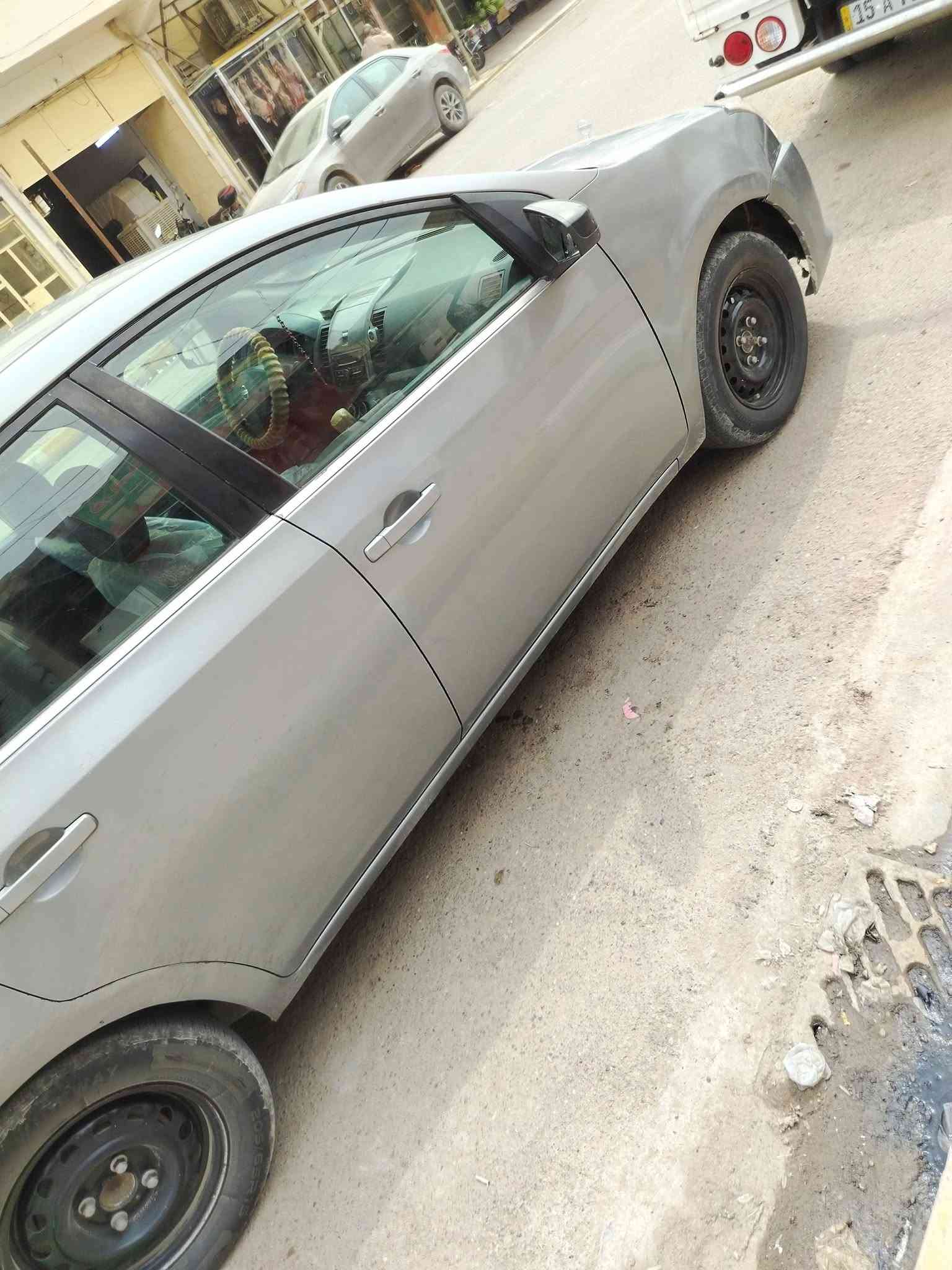 نيسان سنتره • ٢٠١٠ • محرك ١٨٠٠