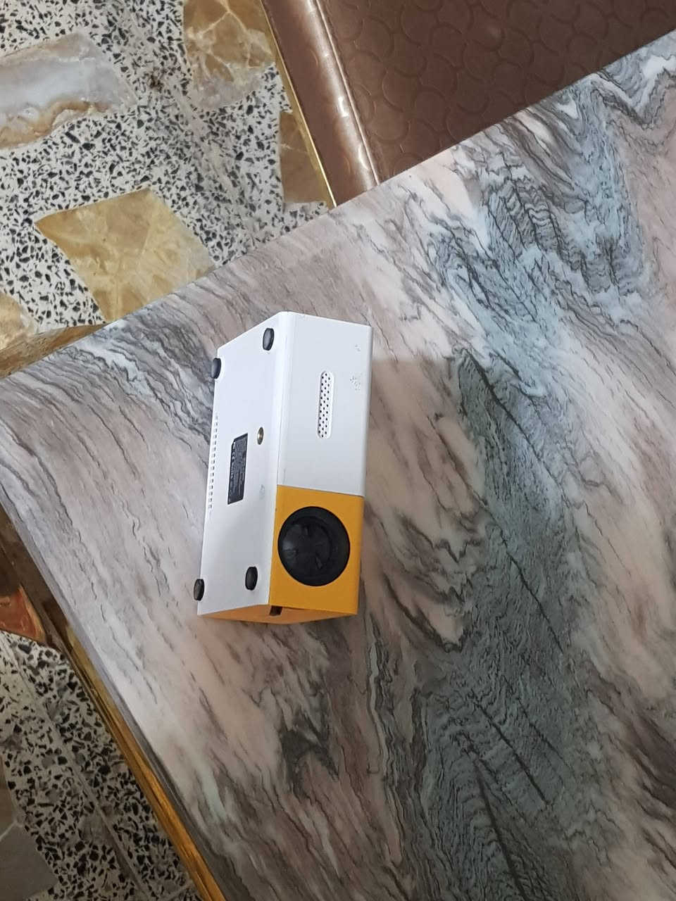 جهاز عرض سليمة كامل الملحق ت سعرة ب ١٠ بي مجال ***********
