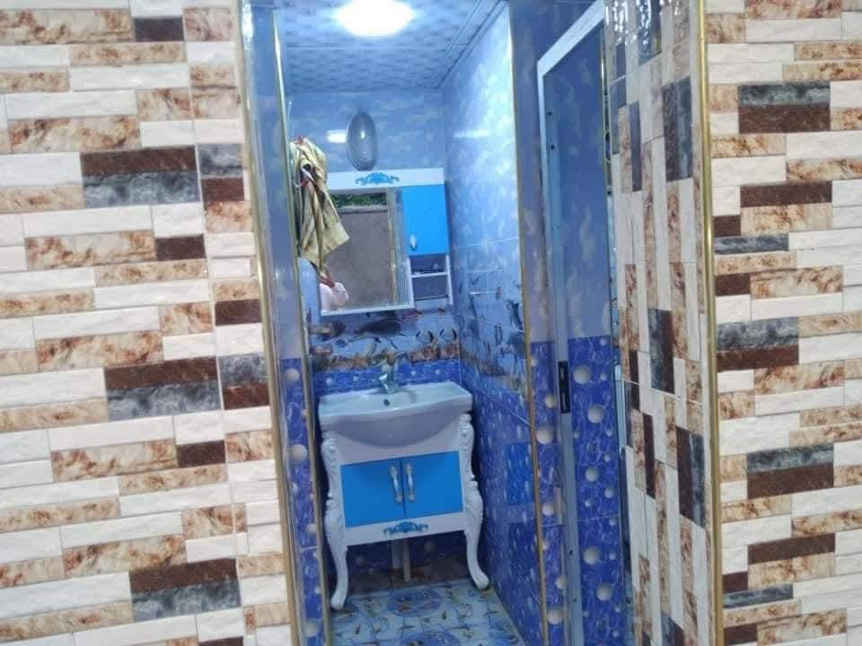 _بيت للبيع مساحة 260متر طابو صرف.. البيت طابق واحد وموقع جداً مميز 

_الموقع: طويريج حي الضباط قرب اعدادية سيدة النساء 

_تفاصيل البيت: 
غرفتين نوم.. هول.. استقبال.. مطبخ.. مجمع صحيات.. ومنور على مدار البيت وكراج سياره 

_للأستفسار مراسله الصفحه أو الأتصال على الأرقام التالية: 
***********
***********

مكتب القبه الذهبيه
