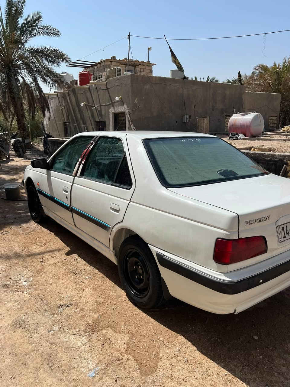 السلام عليكم 
بيجو بارص مديل 2015
السياره مكفوله مكينه كير تبريد ويه السويج كهربائيه شغاله 
البدي مكفول من ضربه وتبديل بيها شوي بس بل بنيد وبيها ملاحضات بصيطه
مكينه بلاد مالتها شرط السياره كلها بلاد 
رقمها نكليزي سنويه بعدها ما نتهيه راعيها موجود كبل تحويل
تخم تاير جديد تراي وين ما يعجبك

رقم تلفون اتصال واتساب ***********

السعر 45 وبيها مجال
