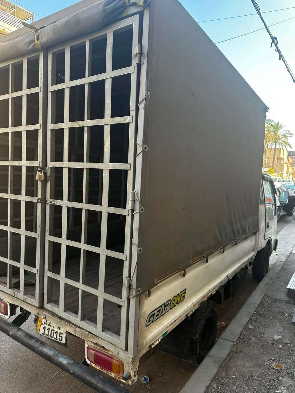 فونتيرا 98 للبيع
شاصي ومحرك وكير واكسل كلهن كفالة 
بس بيهة نواقص بسيطة بالصدر والتايرات 
سيارة رقم بغداد دولي بسمي رقم شاصي واضح 
السعر 55 وبيهة مجال بسيط حك الجية
مكاني بغداد حي الاعلام 
***********
