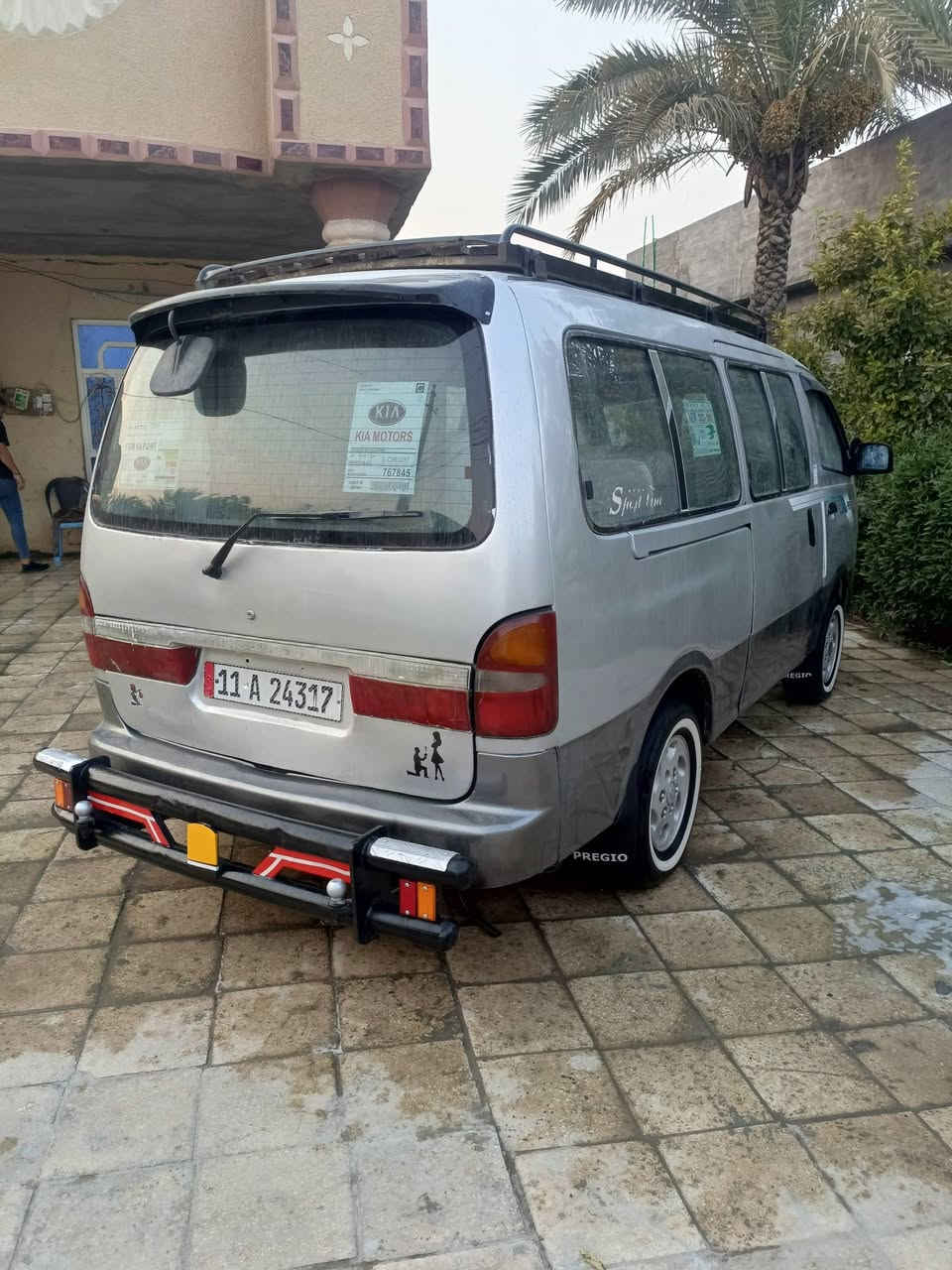 بريجو للبيع موديل ٩٨ سياحي رقم بغداد نكليزي بسمي لل٣١ هزه جديده مصفرة وكامله تخم تاير صدر امامي خلفي جديد كهربايات كله شغاله كير اكسل نضيف محرك ٣٠٠٠  محرك ينقص دواخل نضيفه سيارة مصبوغه جماليه بيه بس ربع معجون خفيف شواصي ٤ نضيفه سعر ٦٥ وبيه مجال مكاني ابو غريب ***********,,,***********
