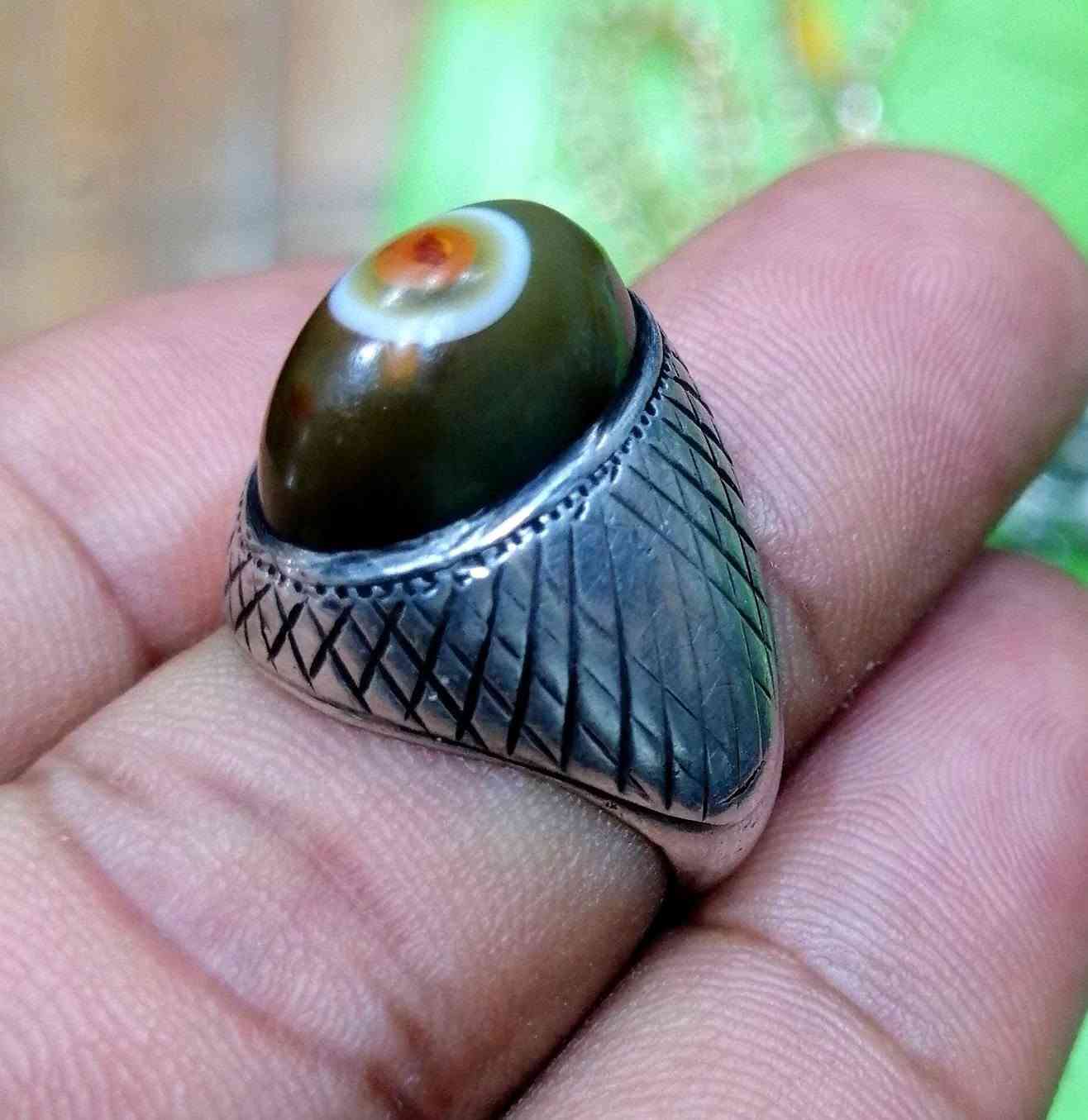 المميزون في نشرنا الباقون على عهدنا بأن ننشر لكم النوادر من الأحجار النفيسه التي يبحث الهوات عنها نقدم لكم جوهره من السليماني الزيتوني النادر قطعه متحفيه قديمه ذات صياغه قديمه في غايه الروعه للبيع على الخاص اوالاتصال على الرقم التالي ***********
