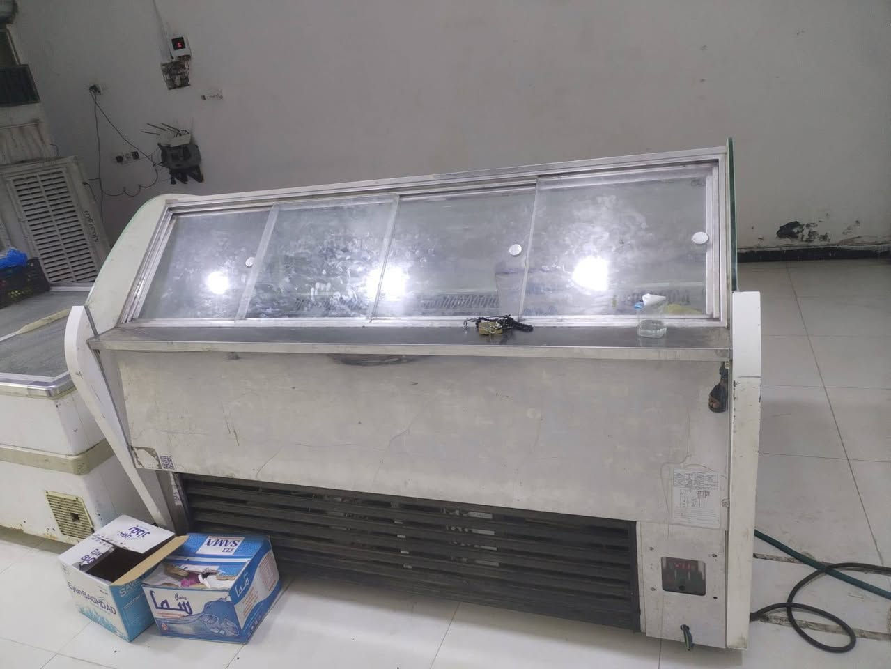سلام عليكم غراض كصابه 4 اميوزه سعر الواحد 500 وصغير سعره 250
سل استيل تفصال طول الواحد مترين وصغير متر
براد لحم شغال فول تبريد سعره مليون 200 باس جام مكسوره
والبراد العارضه تبريد وتجميد سعرها مليونين وال مبرده 300
مكاني بغداد تاجيات ***********

