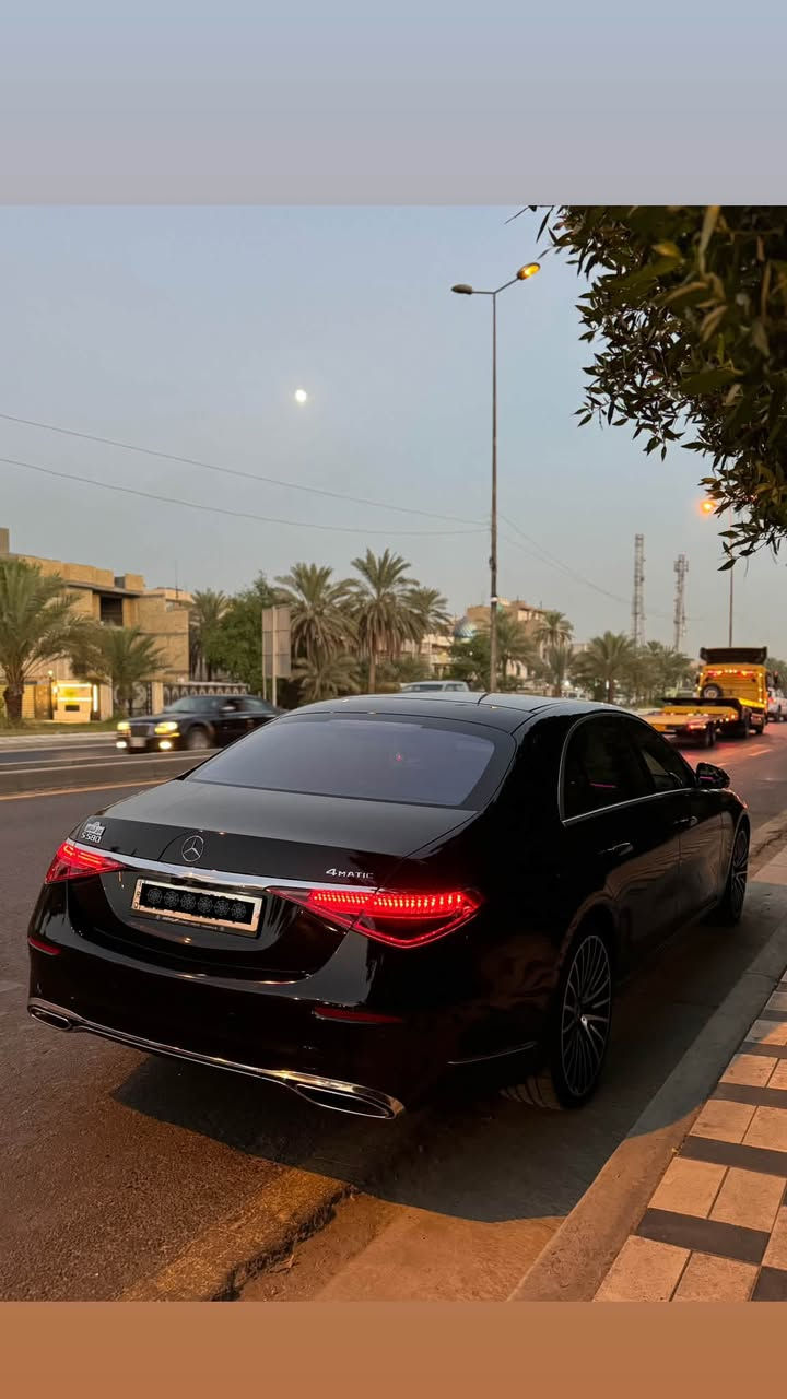التحفه للبيع او المراوس موديل 2021 S580 
وارد امريكي كلين تايتل كفاله عامه من كلشي 
مغلفه PPF حته الدشبول مغلف ماشيه 13mi 
رقم بغداد فول مواصفات ..... ✨🍂 

المواصفات 
بانوراما بصمه 
كراسي جلد قرميدي 
كراسي كهرباء تدفئه 
تبريد حته الخلفي 
تبريد بيانو دشبول 
اضائه 64 لون داخلي 
شاشه خلفيه كراسي 
بردات خلفيه تحكمات 
لمس سترين شفتات 
الى اخر هواي مواصفات 
--------------------------------------
موقع السياره بغداد منصور او كاظميه الشراي 
يتصل او واتساب : ***********
