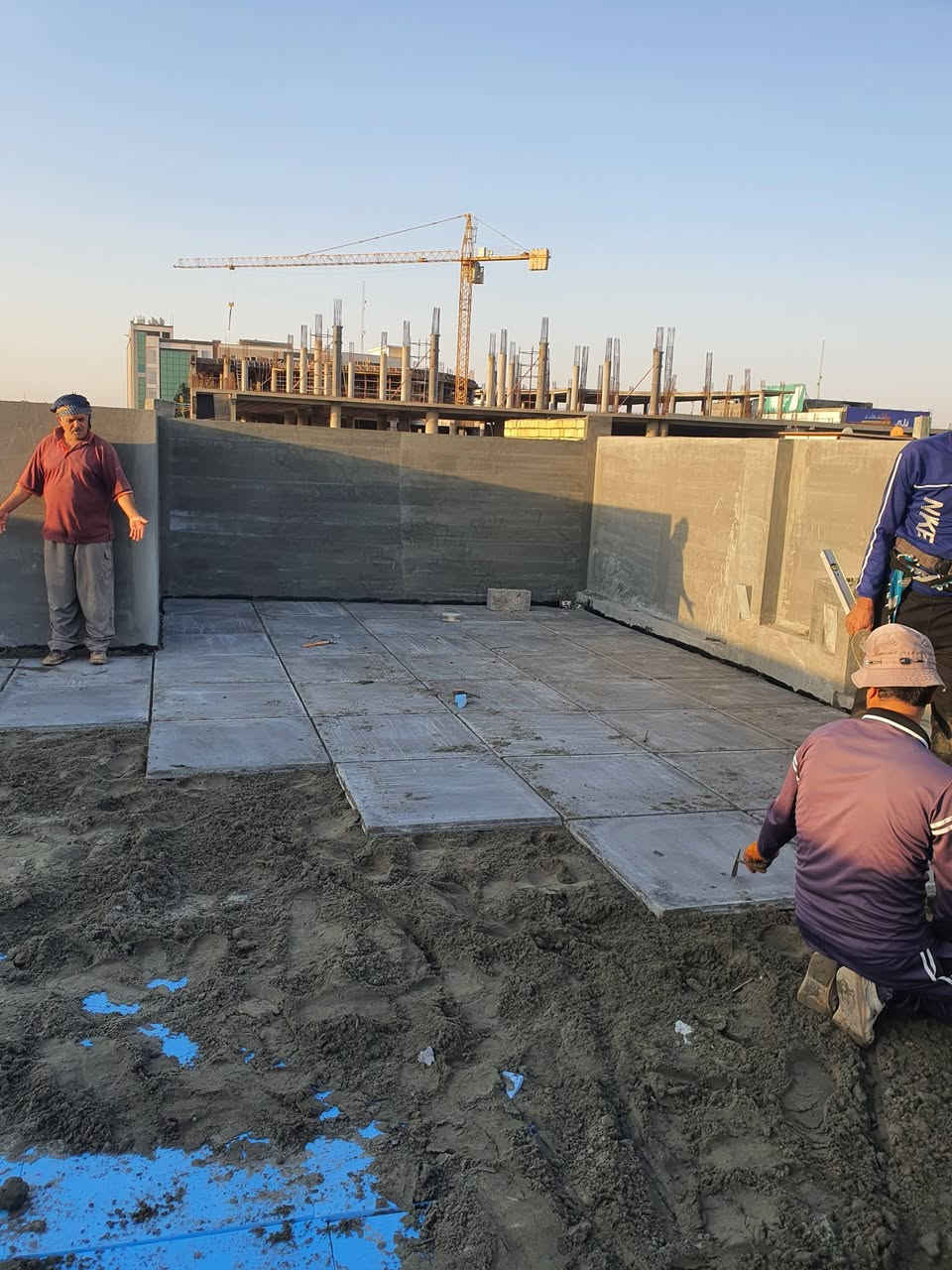 سلام عليكم
نشتغل جير سطح واشتايكر وأيضا تصليح ماستك السطح القديم وجير أساسات نشتغل كرسته وعمل اتريد بس عمل التواصل وياكم ابو انور الهزيماوي ***********
