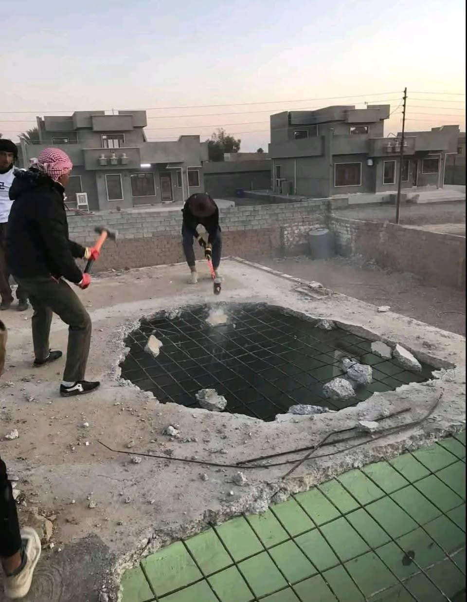 نعمل كافة العمل مع كادر عدد مفتوح 
نعمل تشربت سطوح 
وكذالك كما موضح بالمنشور 
واتساب 
***********

