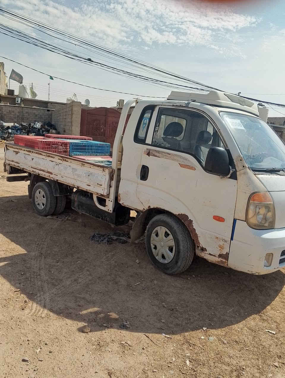 شاحنة • موديل ٢٠٠٨ • يحتاج سمكرة