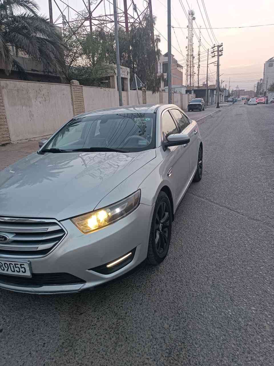 فورد توريس ٢٠١٥
حادث باب السائق 
گير محرك حدادة مكفول 
المواصفات 
مري كهرباء 
مري هيتر 
تبريد ثلج 
كراسي جلد 
كراسي كهرباء تدفئة 
تحكم ستيرن 
تشغيل عن بعد 
لايتات زنون 
حساسات خلفيه 
كاميرة خلفيه 
ويل كب١٨
شاشة دشبول صغيره 
باتري جديد 
رقم بغداد مشروع وطني 
السيارة كامله على الاخير 
السعر ١٢٠ ورقة والشراي يتصل على الرقم ***********

