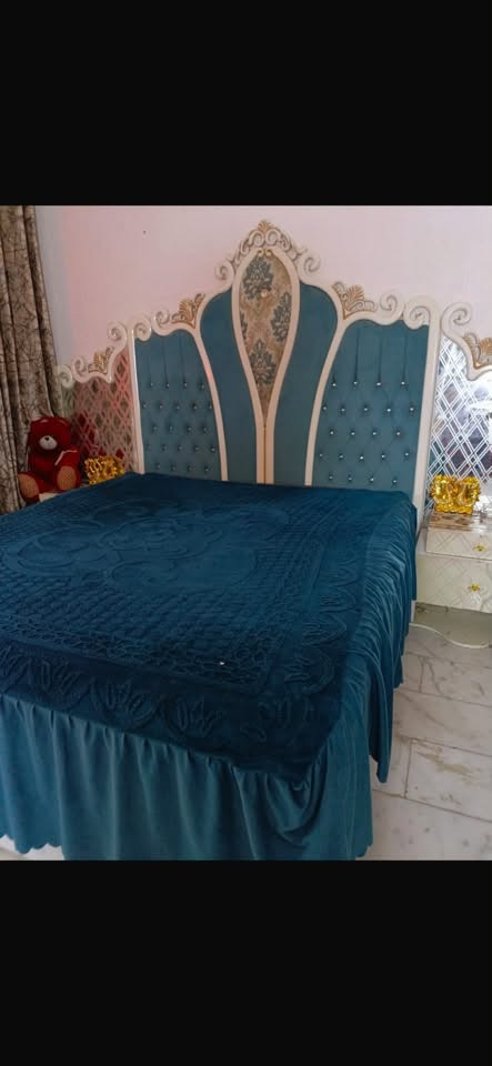 غرفه للبيع نضيفه اي ضرر مابيه
لاتصال ***********
