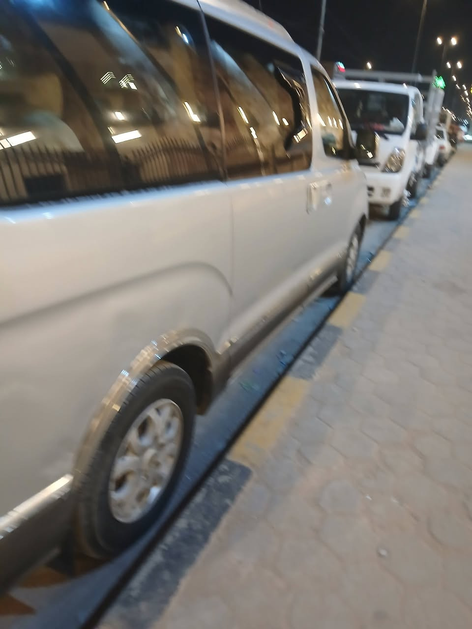 سلام عليكم ستاركس ٢٠٠٩ مفتوح محور مسكر مكينه ٩ كير ومكينه خير من الله تبريد فول مداور ثاني يوم سياره جاهزه ماعايزه شي مراوس بسياره مفتوح مكينه مفتوح الاتصال ***********
