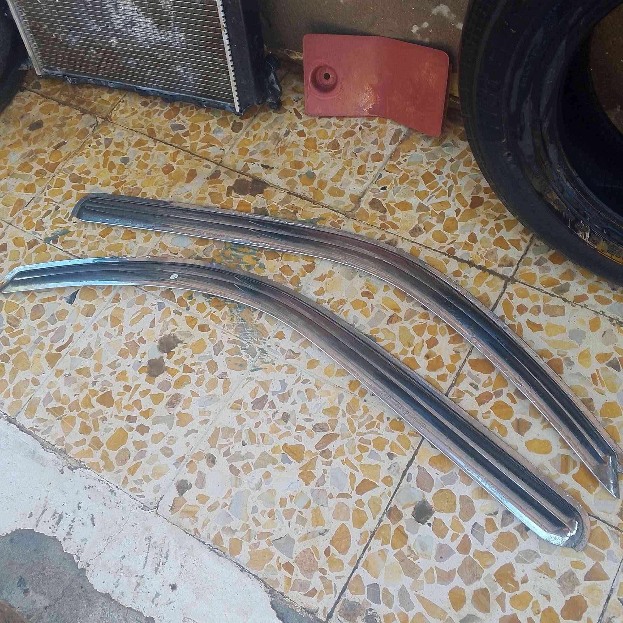 البيع تاير مستعمل حجم 15 راديتر مال فتون 30الالف بوشية مال فتون احمد البياع 20الالف شمسيات مال فتون جديد مكان بغداد المعامل التواصل الرقم ***********
