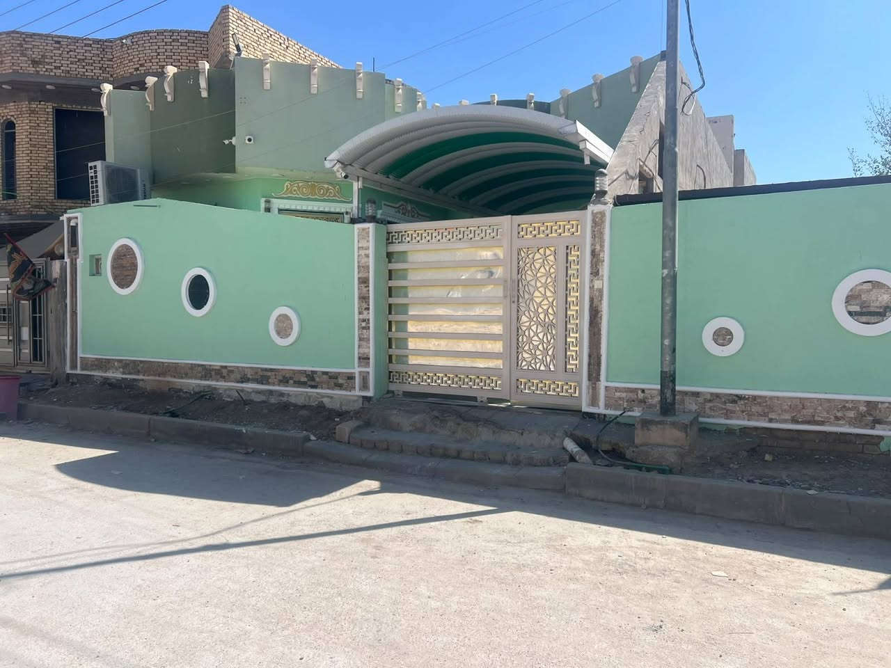 حي العباس • بيت وقطعة • ٢٥٠م