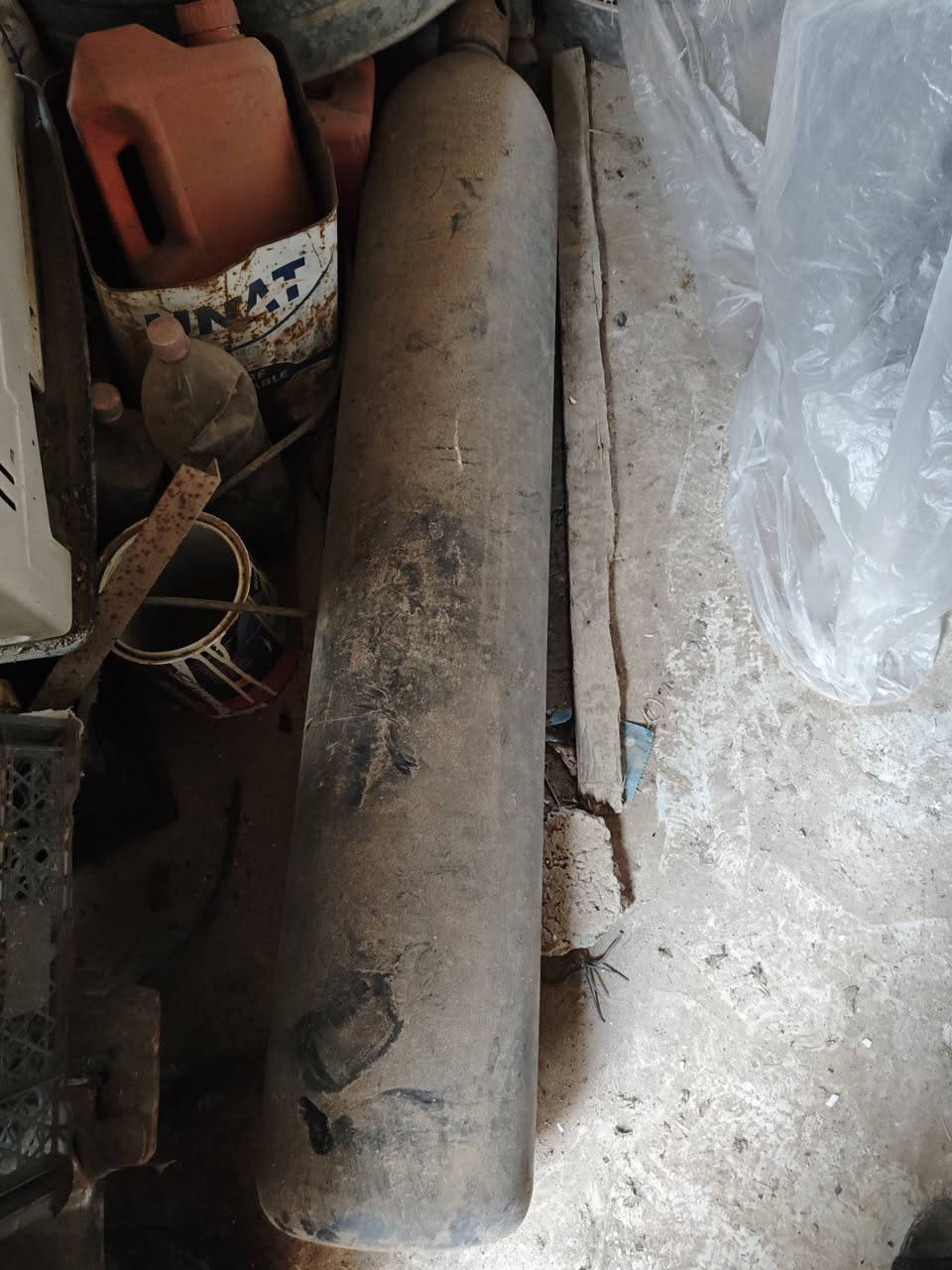 يوجد غراض لحيم : مكينه ملف نحاس عراقيه + بطل كاربون + بطل اوكسجين + باب محل/ الموقع ناحية الزاب للأستفسار اتصل على الرقم ***********
