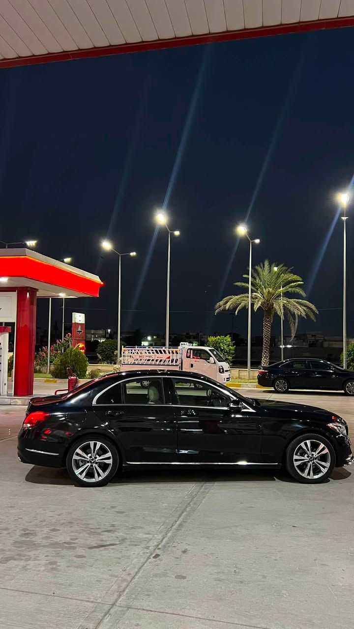 Mercedes Benz C class - C300 2015
(وارد خليجي) بيها بلعراق ٣ قطع صبغ بدون شواصي

فول مواصفات للاخير -
مواصفات - بانوراما - دبل ماوس - سماعات بروماستر - داخل بيج - كشنات جلد وكهرباء وهيتر وخزن - لايتات ليد - بك لايتات دبل ليد - شاشة جبيرة - وباقي المواصفات المعرفه

السياره حلوه نظيفه بدون مشاكل
مكانها كركوك
سعر 159$ بيها مجال ان شاءالله 
وكاله باسمي ثاني يوم احولك

***********
