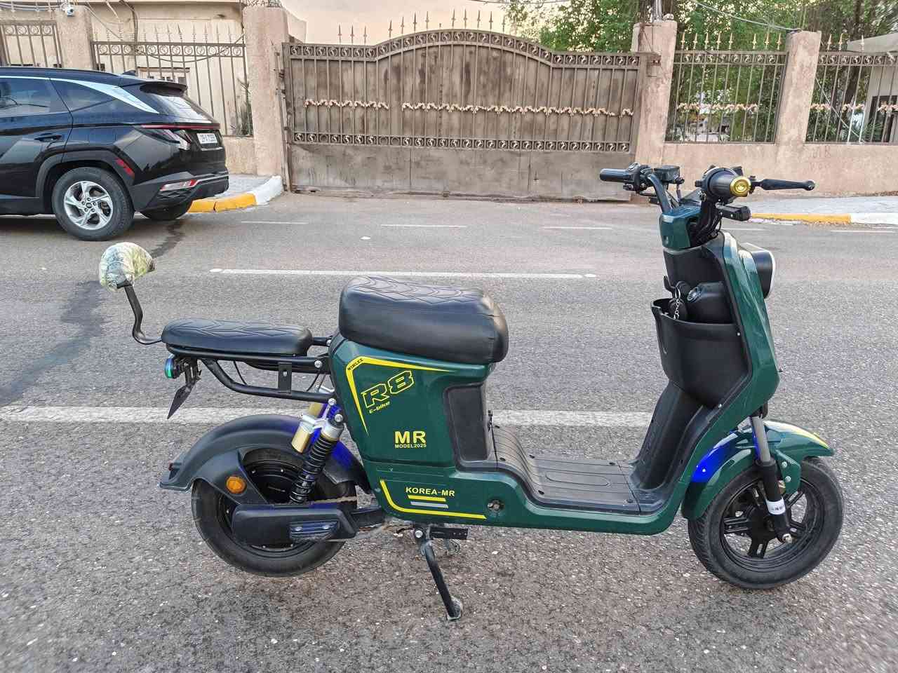 السلام عليكم بايسكل شحن R8برو2025 بطاريات جدد ملف عقل مابيهن شي سرعته 109 اربع اشاير اشاير يمنه يسره 4سرع ملاحظة. اللايت الناصي ميشتغل اما العالي يشتغل هورن ملف 2000واط ٥بطاريات حجم الكبير ونلي 36امبير 64فولت ويه البايسكل سلة ومرايات شاشه تبين كل عطل بالبايسكل البايسكل نضيف مستعمل قليل سعرة 480وبي مجال مكاني كربلاء للأستفسار *********** ومتواجد على الماسنجر.
