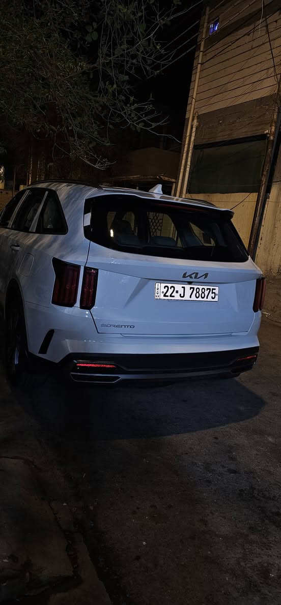 كيا سورنتو 2023 فوول مواصفات 1/1 اعلى مواصفات
ماشية 43 الف كيلو سياره جديده
محرك 6 سلندر 
كامرات 360 درجة 
5 كاميرات
مقاعد جلد و كهرباء
مقاعد تبريد و تدفئة
شاشة كبيرة متصلة
تشغيل الكامرة مع الاشارة
بصمة تشغيل وابواب
تشغيل عن بعد
صندوق كهرباء 
( كفالة عامة من الصبغ و البارد ) 
رقم اربيل راعيها بالبصره شرط تحويل بأسم المشتري
مكانها.. البصره نواب ضباط مقابيل مستشفي الفيحاء 
السعر 273

رقم صاحب السيارة 
***********
