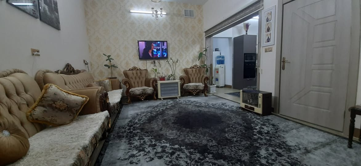 للبيع دار زراعي ١٥٠م طابقين منعزل درج خارجي الموقع مقابل دائرة المعوقين دور الضباط الفرع الأول من الشارع الرئيسي ولمعرفة المزيد من المعلومات الإتصال بالرقم *********** أو زيارة المكتب قرب دائرة المعوقين
