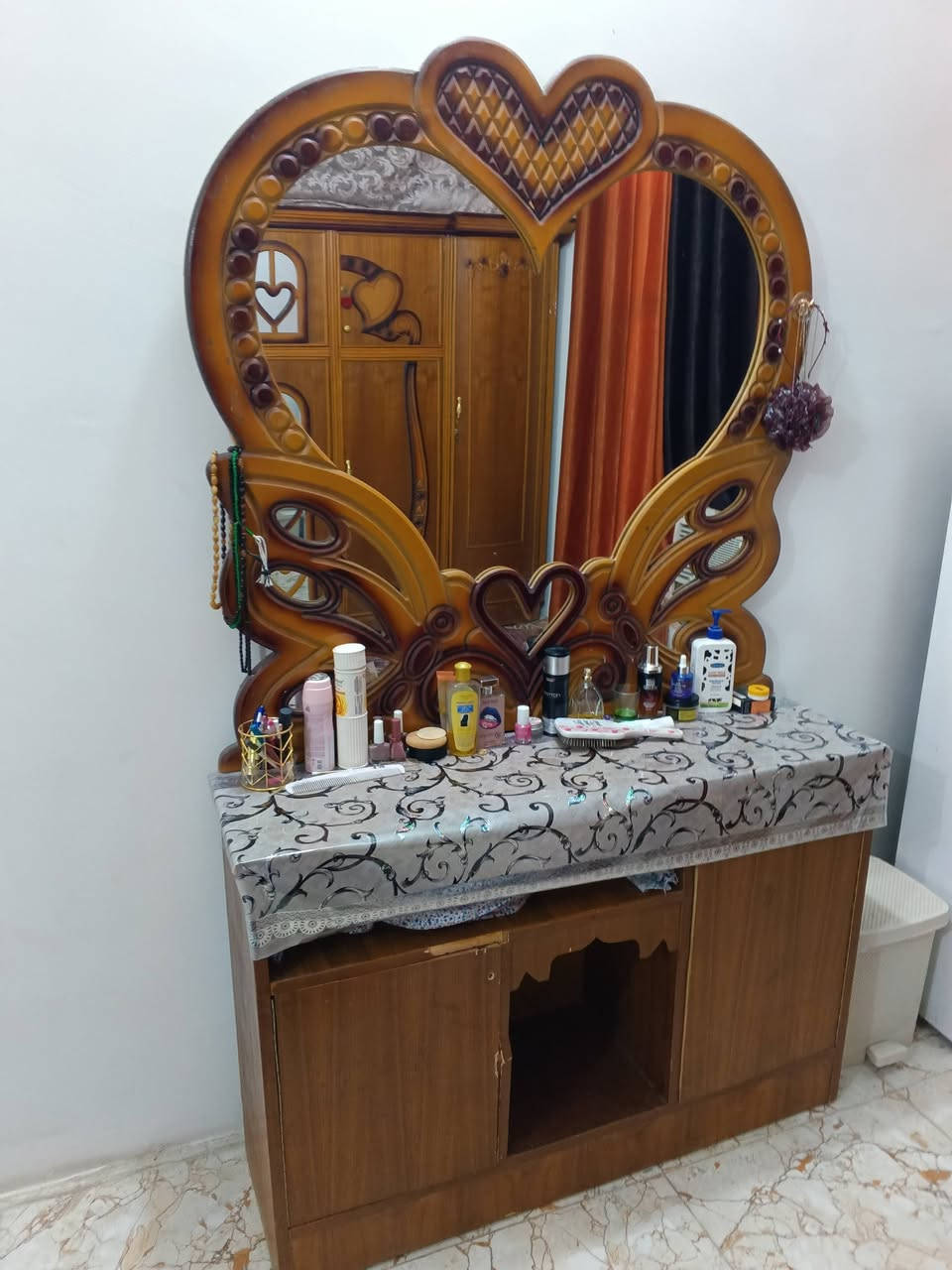 غرفه نوم للبيع مستعملة
نظافه 90/100
الاستفسار ع هاذا الرقم 
***********
