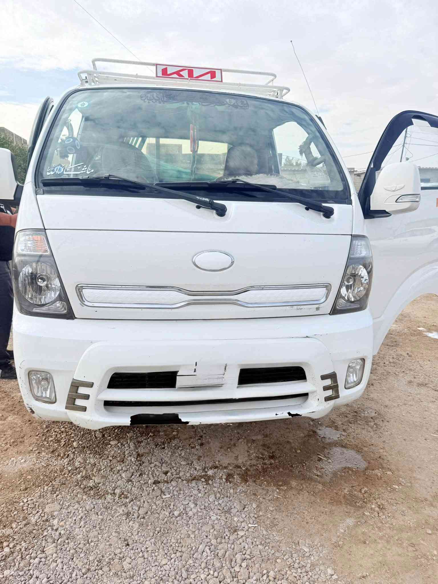 ‏سلام عليكم كيا حمل للبيع مكفولة كفالة عامة تحويل مباشر السيارة باسمي موديل 2018 السيارة جاهزة سنوية 29 السعر 115 وبيها مجال العنوان ناصريه سوق الشيوخ للاتصال ***********
