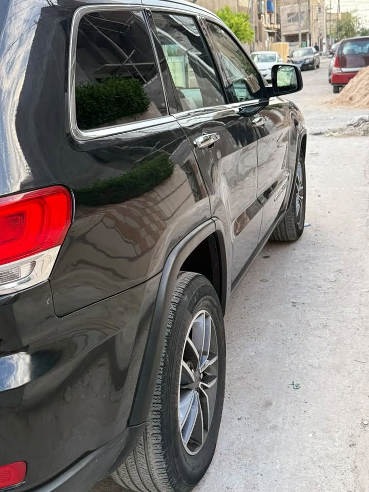سلام عليكم
للبيع جيب لاريدو موديل ٢٠١٩ رقم أنبار 
فول عدى الفتحه حادثها چاملغ وبنيد
السعر 165 للاتصال
***********
