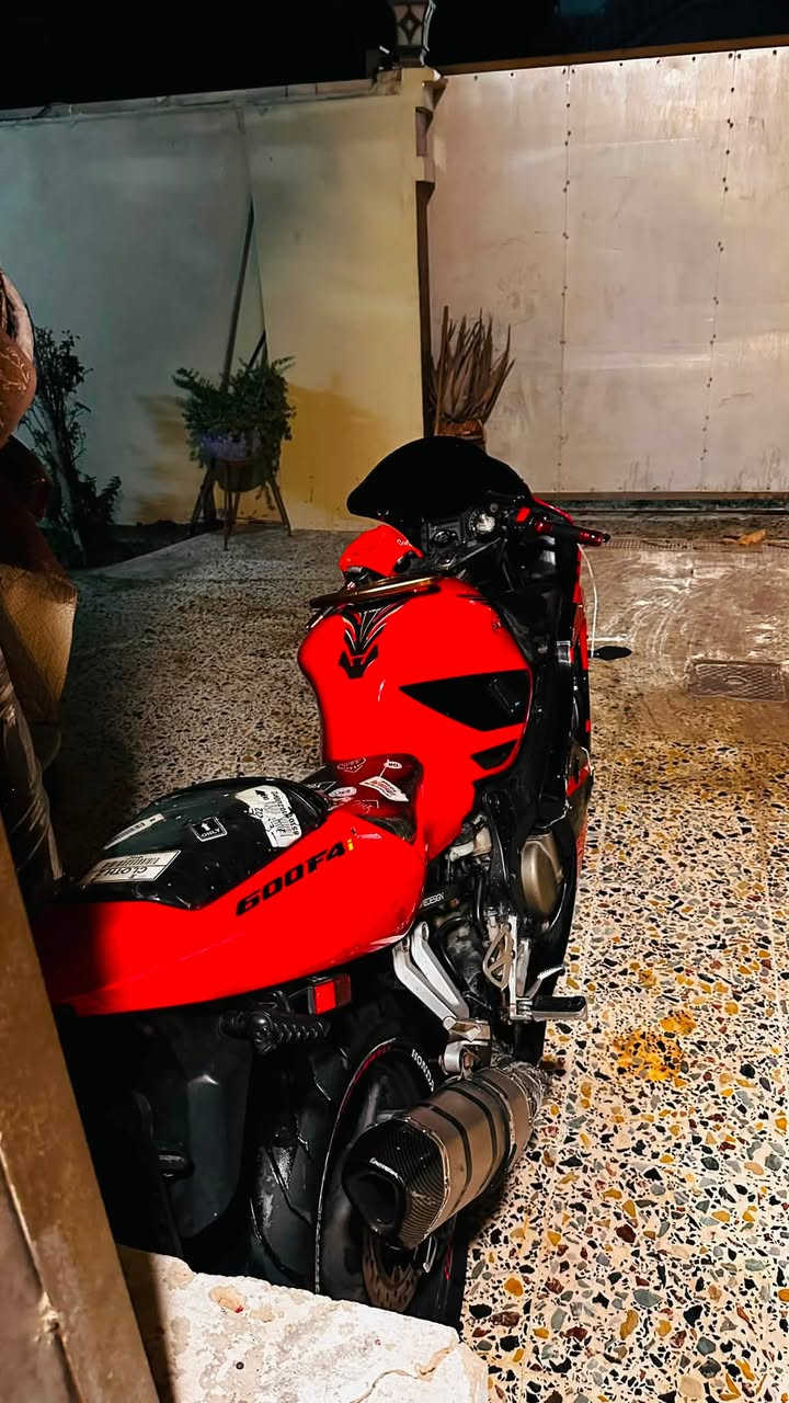 F4i600cc
الدراجه كفاله عامه الدراجه نضيفه تجي وتفحص بيها مشكله وحده العقل يردالها عقل فقططط الباقي كله اكفلك ياه 
***********
