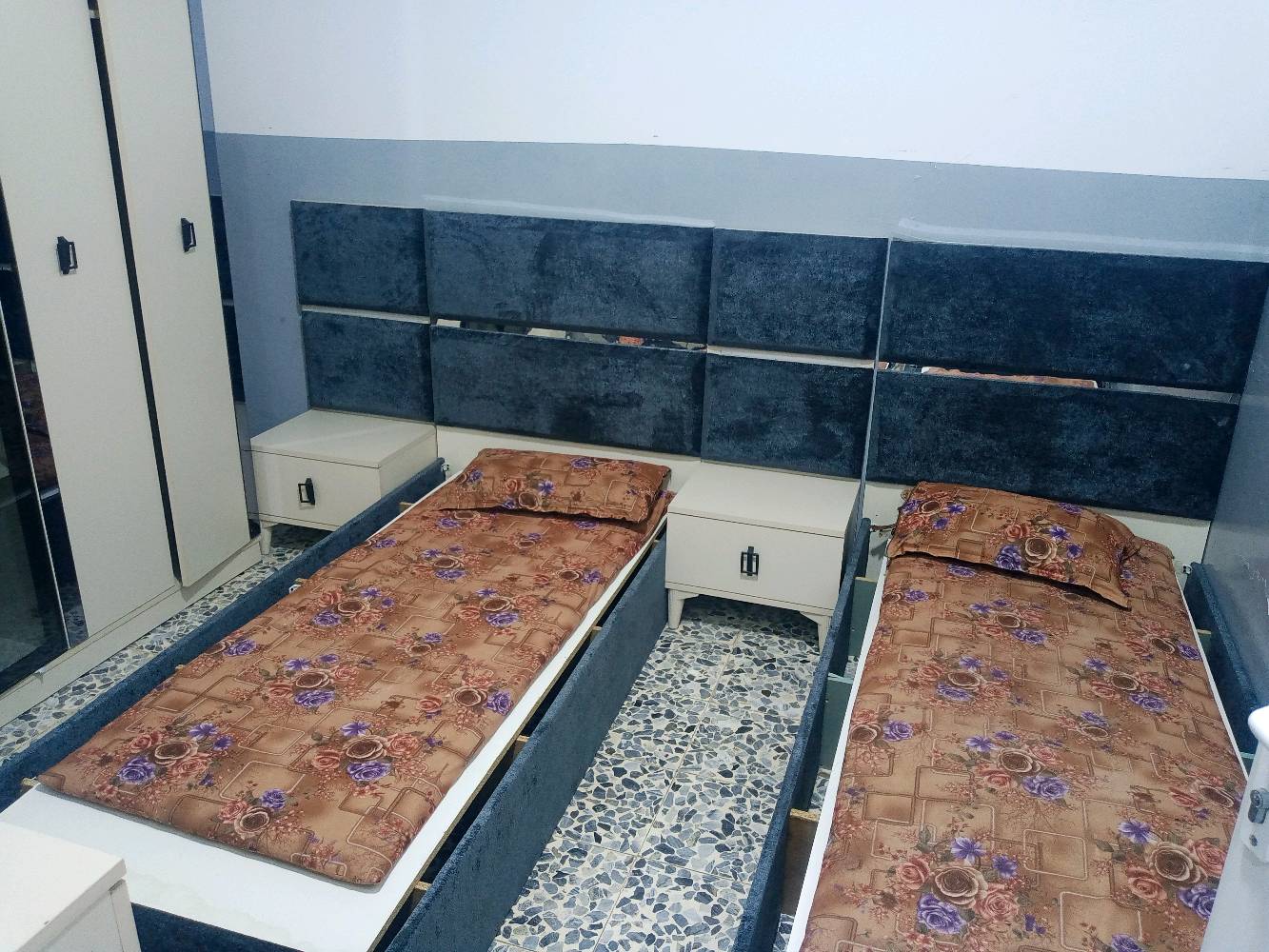 غرفه شبابيه اخو الجديده  السعر 550