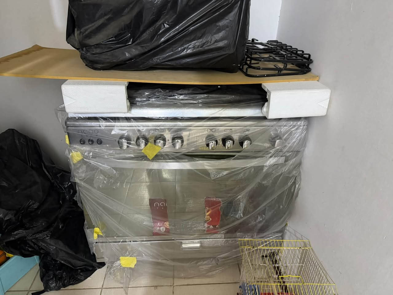 سلام وعليكم غراض مستخدمه ستخدام قليل للبيع 
طباخ ،كاونتر ،جربايه حديد،جهاز تعفير عنوان نجف قريه الغدير 
ستفسار ‭***********
