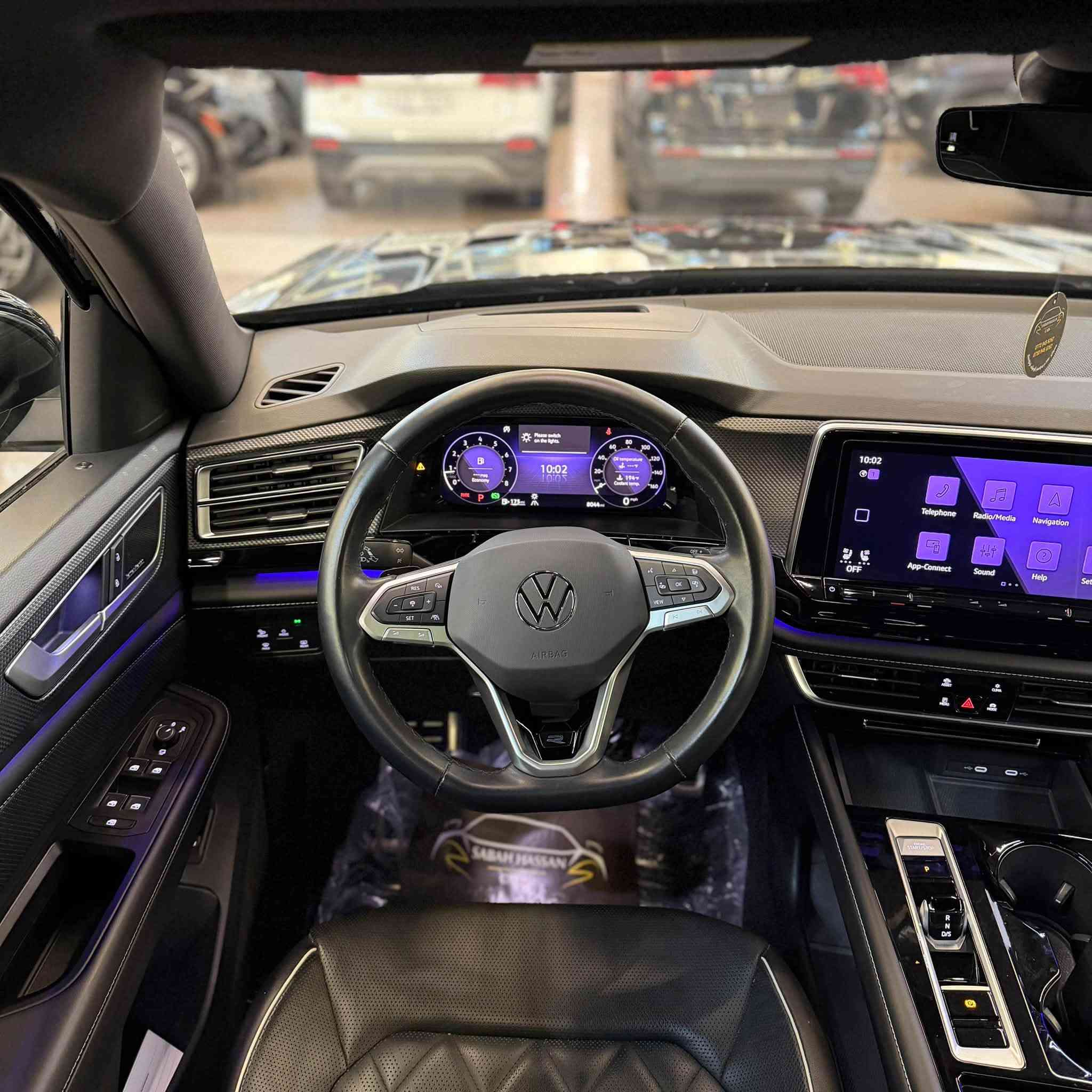 فولكسفاغن
أطلس كروس سبورت, SEL Premium R-Line, 2024
عدد الأميال : 8,000 ميل
ضرر: بدون صبغ
سلندر: 4 سلندر
محرک: 2.0T
السعر / 34,500$ 
الكاميرا الخلفية - تدفئة المقاعد - تبريد المقاعد - فتحة السقف - مثبت السرعة - مرايا جانبية كهربائية - حساس المطر - شاشة - المصابيح الأمامية ليد - مانع الانزلاق - أبل كاربلاي - التشغيل عن بعد - أندرويد أوتو - ABS - رادار - كشافات ضباب - فرامل الوقوف الإلكتروني - التحكم الإلكتروني في الثبات - تحذير من الاصطدام الأمامي - مثبت السرعة التكيفي - خطوات جانبية - نظام التوجيه الكهربائي

العنوان: اربيل - شارع  ١٠٠مقابل  دائرة  الكمارك
***********
***********
***
ڤۆڵکسواگن
ئەتڵەس کرۆس سپۆرت, SEL Premium R-Line, 2024
ماوەی ڕۆیشتن : 8,000 ميل
بۆیاغ: بێ بۆیاغ
پستۆن: 4 پستۆن
بزوێنەر: 2.0T
 نرخ / 34,500$ 
کامێرای دواوە - گەرمکەرەوەی کوشن - ساردکەرەوەی کوشن - سلاید - دیاریکرنی خێرایی - ئاوێنەی لاتەنیشتی کارەبایی - هەستەوەری باران - شاشە - لایتی پێشەوەی لید - کۆنتڕۆڵکردنی خزان - ئەپڵ کارپلەی - شەغال - ئەندرۆید ئۆتۆ - ABS - ڕادار - بلاجکتۆر - برێکی وەستانی ئەلیکترۆنی - کۆنتڕۆڵی جێگیری ئەلیکترۆنی - ئاگاداری بەریەککەوتنی پێشەوە - دیاریکرنی خێرایی خۆگونجێن - شوێنپێی تەنیشتەکان - سوکان پاوەری کارەبایی

  ناونیشان: هەولێر  شەقامی ١٠٠م بەرامبەر گومرگ
***********
***********
***
