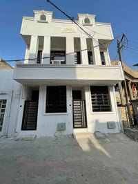 مشتمل ٤٠م • غرفتين نوم • دور المسيح