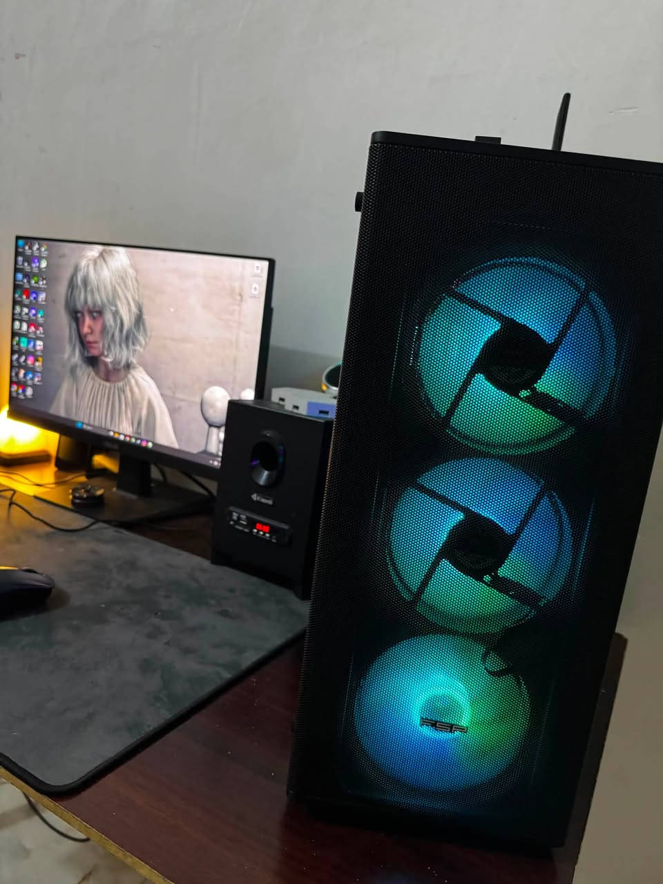 تجميعة كاملة للبيع جديدة كل القطع من اقوى البراندات 
كل كراتين القطع موجودة وبيها ضمان

CPU I5 14400F TRAY
MOTHERBOARD ASUS ROG STRIX Z790-A GAMING WIFI D4 
GPU VGA ZOTAC GAMING RTX 5060Ti 8GB OC TWIN EDGE
M.2 NVME ADATA 1TB LEGEND 800 PCle 4
RAM DESKTOP PNY 16GB DDR4 RGB
POWER SUPPLY XIGMATEK ODIN 700W GOLD
CPU COOLER CHONEM M2 240M 2FAN RGB
CASE FSP CMT196 BLACK RGB
التجميعة جديدة مستخدمة فقط شهر واقل 
سعر الكيس فقط مليون و900 الف والتجميعة مكفلتني اكثر بهواي
والي يريد هاردات اضافية عادي 
SSD 512 اكس راي 60 الف
HDD 2T هارد  60 الف
كيبورد ريد سويج 45 الف
ماوس اجاز 40 الف
جوستيك 50 الف
شاشة ASUS 100hz  حجم 24 سعرها 100 الف 
ملاحظة : التجميعة ما ادزها توصيل بدون عربون 
مكاني واسط كوت ***********
توصيل موجود
