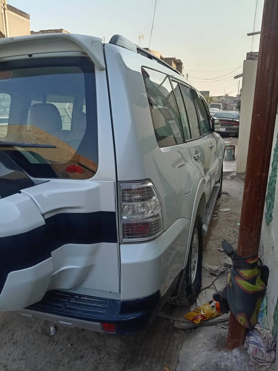 السلام عليكم للبيع باجيرو موديل ٢٠٠٨ محدثه ١٦ مقفوله من كلشي رقم بغداد مكان بابل للتواصل على الرقم ***********
