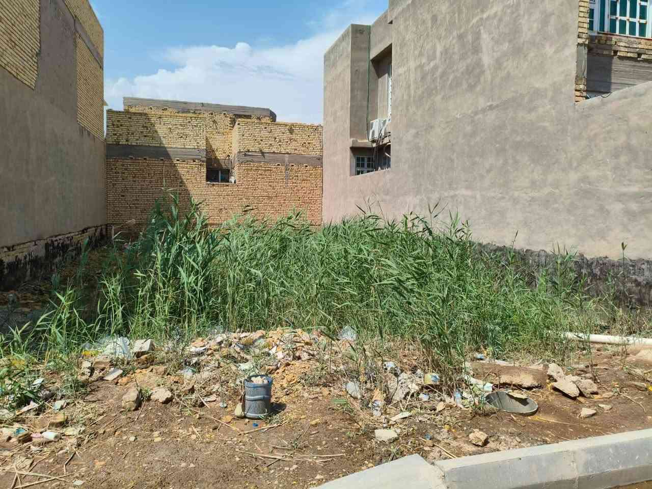 قطعة للبيع في حي الجامعه 200متر المربع الذهبي للاتصال ***********
