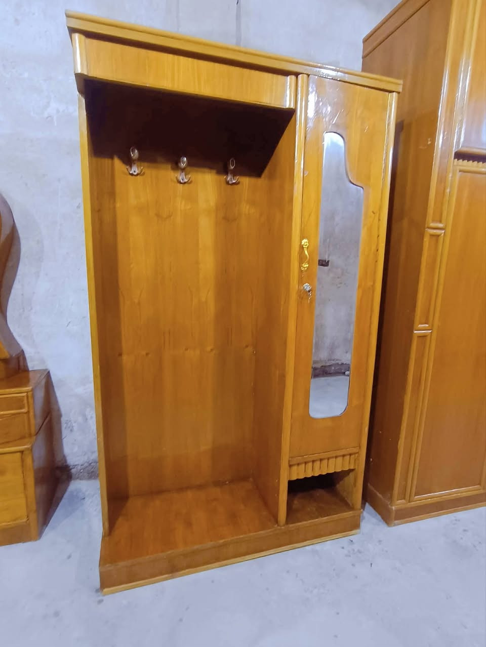 مكلفه بلنشر غرفه تسكام داخل وخارج صاج السعر 800مكانها حله رقم ***********
