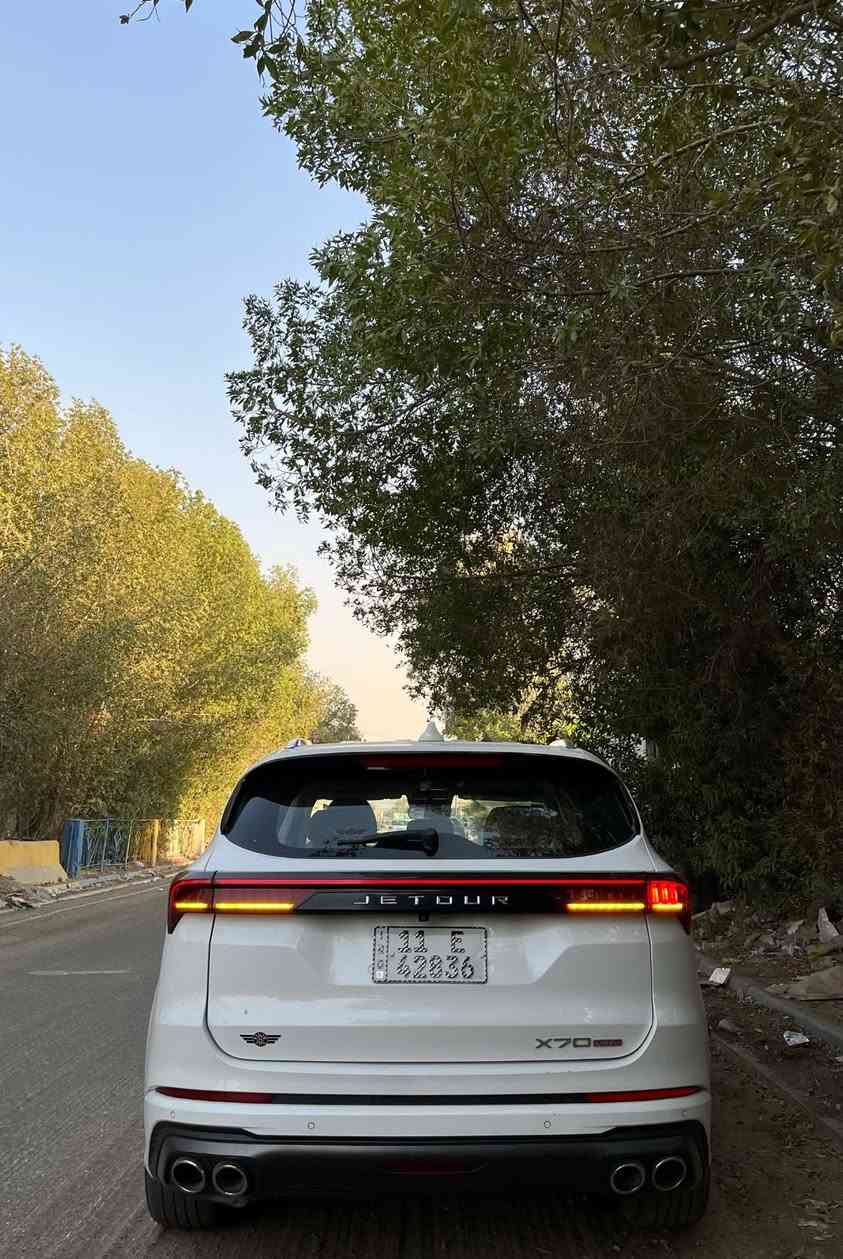 🚘 للبيع جيتور X70 Plus Luxury

🏢 من شركة جيتور هارلم العراق
📅 موديل 2024
🛣️ الممشى: 53,000 كم

🔥 المواصفات:
• محرك 1.6 Turbo
• 197 حصان
• عزم 290 نيوتن
• قير 7 سرعات DCT
• دفع أمامي FWD
• جنوط 20 إنچ
• فتحة سقف بانوراما
• باب خلفي كهربائي
• داخلية جلد
• مقاعد أمامية كهربائية
• مقاعد أمامية تدفئة وتبريد
• مكيف + فتحات تكييف خلفية
• شحن لاسلكي
• شاشة ترفيه
• كاميرا خلفية
• حساسات ركن خلفية
• مراقبة النقطة العمياء
• تحذير مغادرة المسار
• فرملة طوارئ متقدمة
• مثبت سرعة
• مراقبة ضغط الإطارات TPMS
• 6 وسائد هوائية
‏• ABS + EBD + BAS
‏• ESP + TCS
‏• Auto Hold
‏• EPB فرامل إلكترونية
‏• HHC مساعد صعود المرتفعات
‏• HDC مساعد نزول المرتفعات
• 7 مقاعد

💰 السعر: 25,250,000 دينار عراقي

📍 الموقع: بغداد – البلديات

***********
