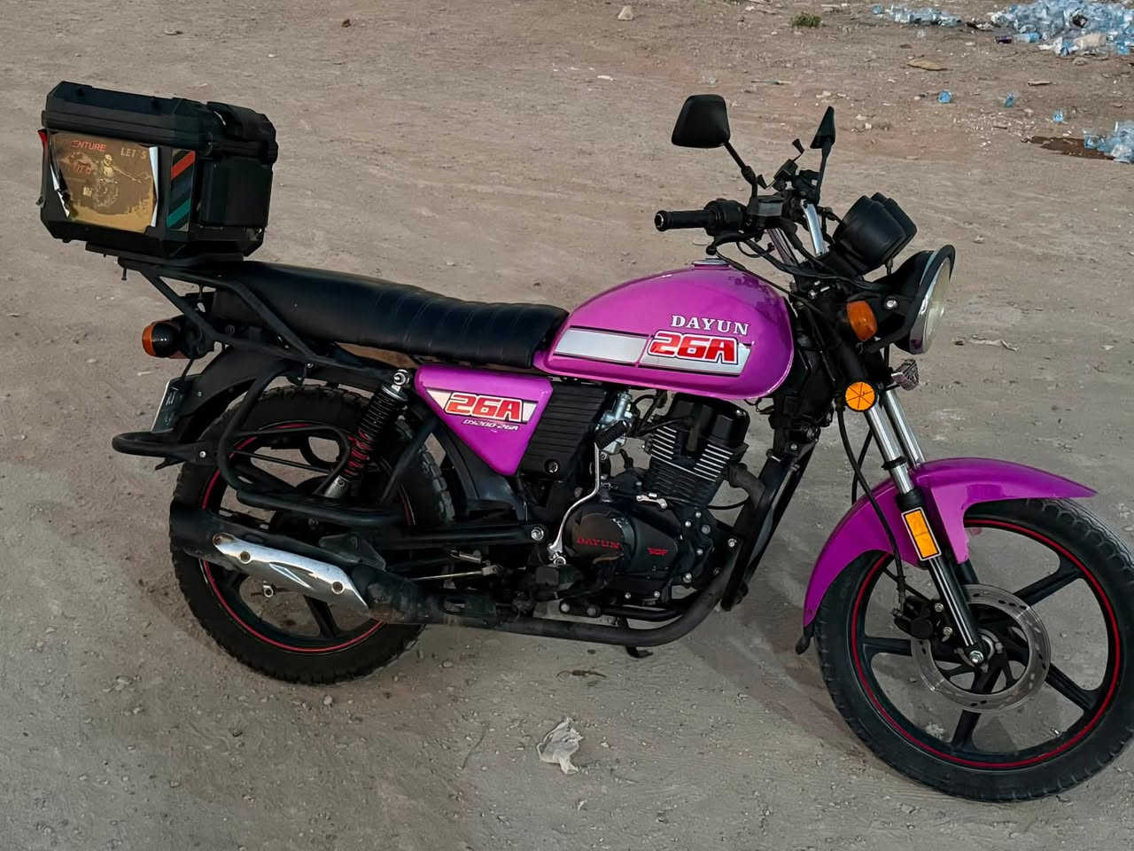 🏍️ دراجة دايوان كلاسيك DAYUN محرك (200cc) 
ركز 200cc مو 150cc !

📅 موديل 2022 نازلة بـ 2023، لون أحمر وردي أو بنفسجي. 💜

📋 مرقمة ديالى كامل، تحويل مباشر.. الدراجة نظيفة جدًا وخير من الله، محرك نظيف وناعم.. الدراجة على إيدي استخدام شخصي، وما مشتغل بيها، حتى غراضها الاستهلاكية التي تم تبديلها اصلية مال وكالة.

📌 سبب البيع عدم الحاجة إليها لوجود بديل.

📍 مكان الدراجة: ديالى – بعقوبة.

🎁 يجي وياها هدية خوذة أصلية شركة DFG سوداء.. 🪖
📖 حتى كتاب التعليمات مالتها موجود.

راح تعجبك بعد ما راح تجي تشوفها بعينك.

💰 السعر: مليونين ومئة ألف، وبيه مجال للشراي.

⚠️ إذا مو شراي لا تتعبني.

📞 للاستفسار: مراسلة الصفحة أو الاتصال:
***********
