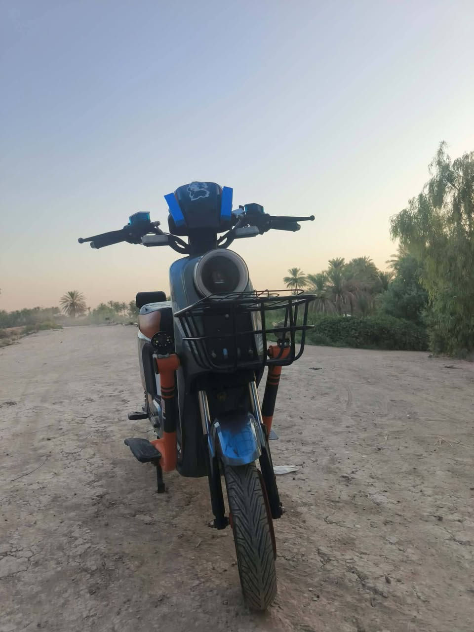 سلام عليكم دراجه شحن H900
موديل 2026
دراج فول مواصفات 
بطاريات خمس ٣٢ 
كهرابايات كلها شقاله 
لايت بومه 
السعر ٤٠٠ وبي مجال  
العنوان محافظة ديالى 
رقم الهاتف ***********

