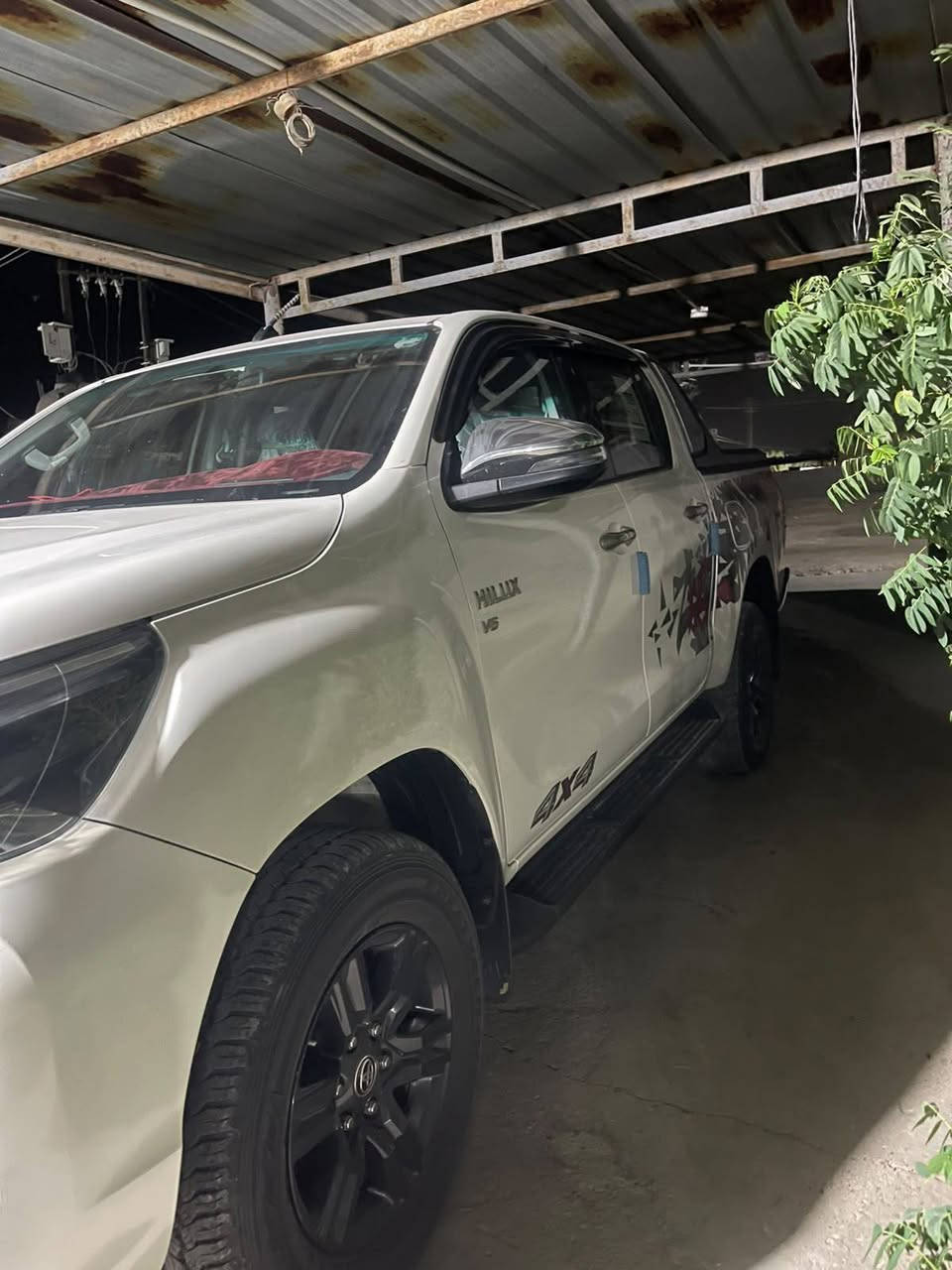 TRD 2021                                             الاتصال ***********

نص مكتوب في الصور:
- 12